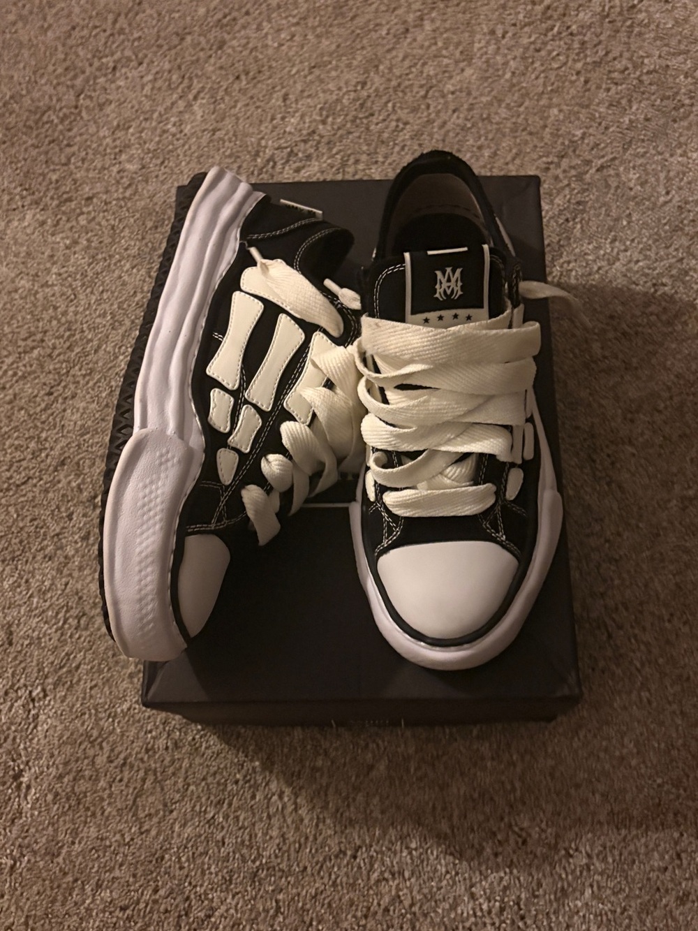 AMIRI x MAISON MIHARA Black and White Low-Top Sneakers - Picture 2 of 7